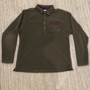 Patagonia men’s fleece pull over.